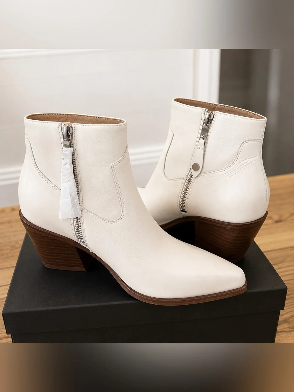Rag & Bone Razor Boot ~Antq White~9.5 / 39.5 ~ NEW IN BOX WITH DUST BAG TOO 😳!!
